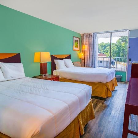 Oyo Inn Kernersville Bagian luar foto