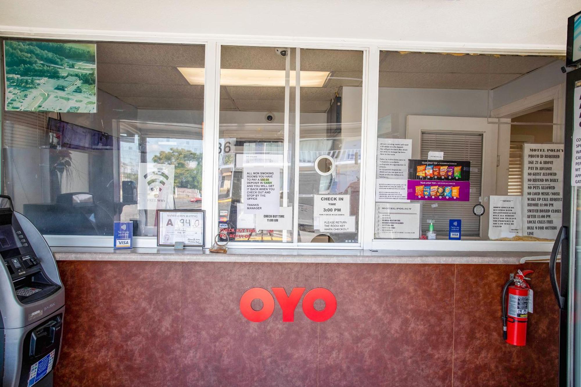 Oyo Inn Kernersville Bagian luar foto