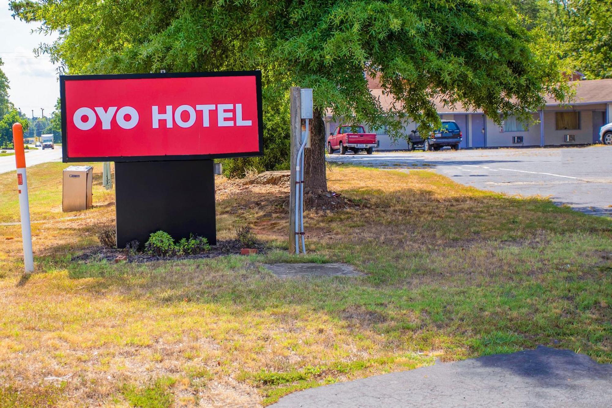 Oyo Inn Kernersville Bagian luar foto