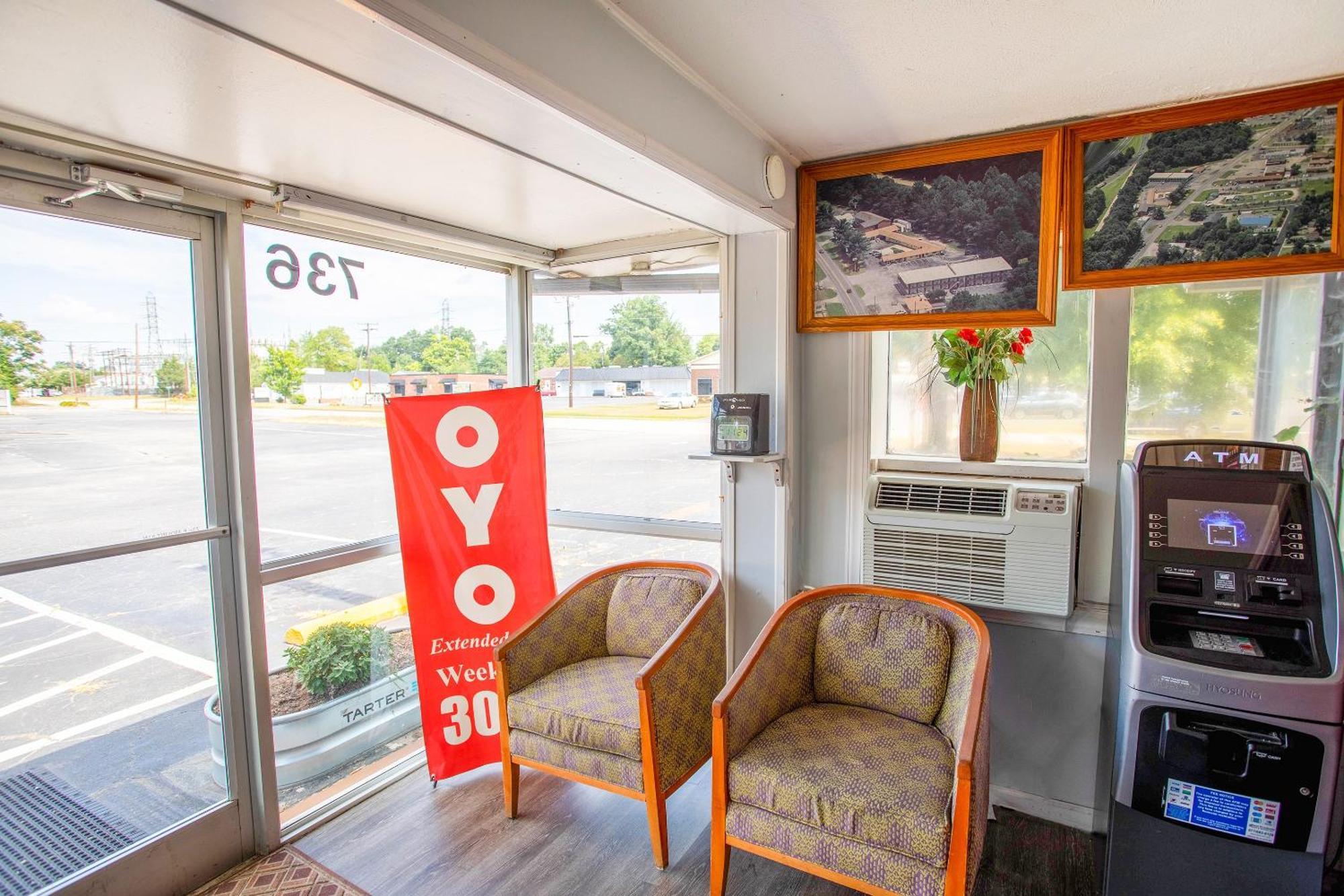 Oyo Inn Kernersville Bagian luar foto