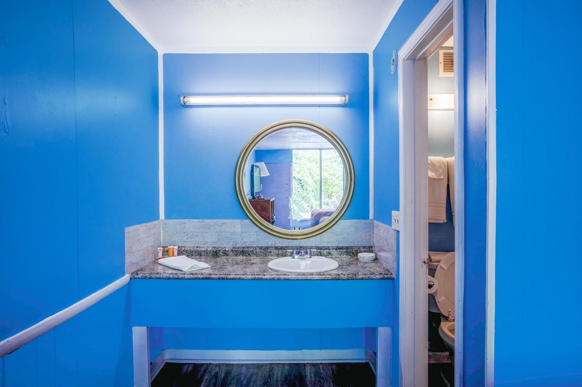 Oyo Inn Kernersville Bagian luar foto