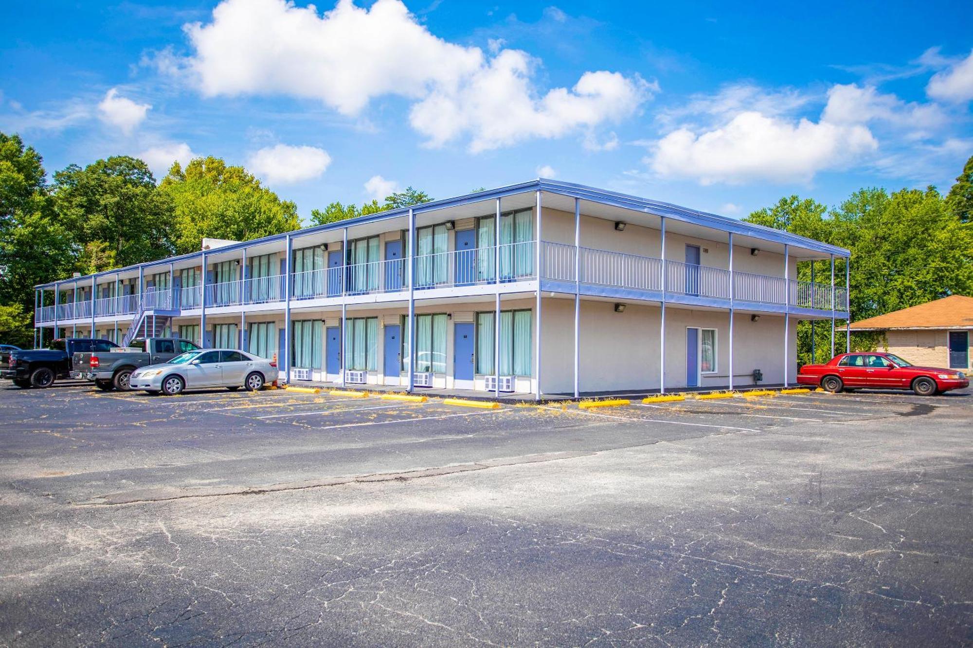 Oyo Inn Kernersville Bagian luar foto